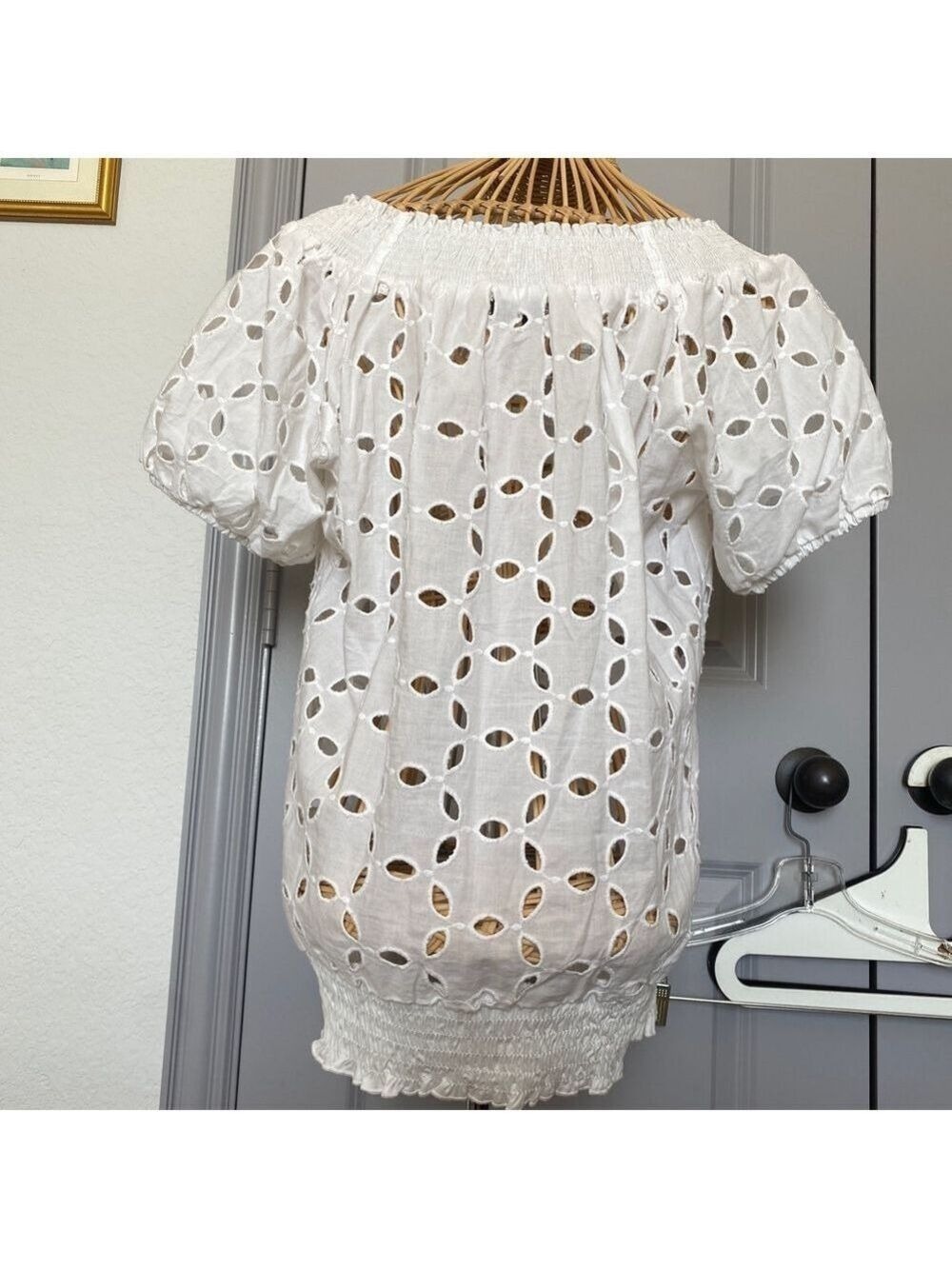 NWOT- Women's White Eyelet Blouse Size M #0012 - Picture 2 of 4